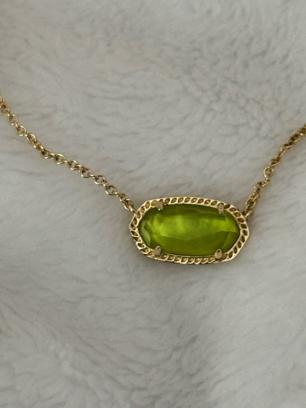 Kendra Scott Elisa Luxe Gold Short Pendant 19” Necklace. 15” - 19” Length.